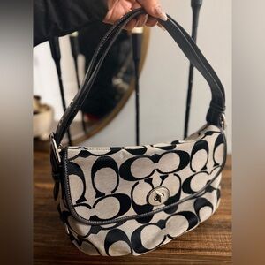 Vintage Coach Soho  Black and Cream Signature canvas Shoulder Bag